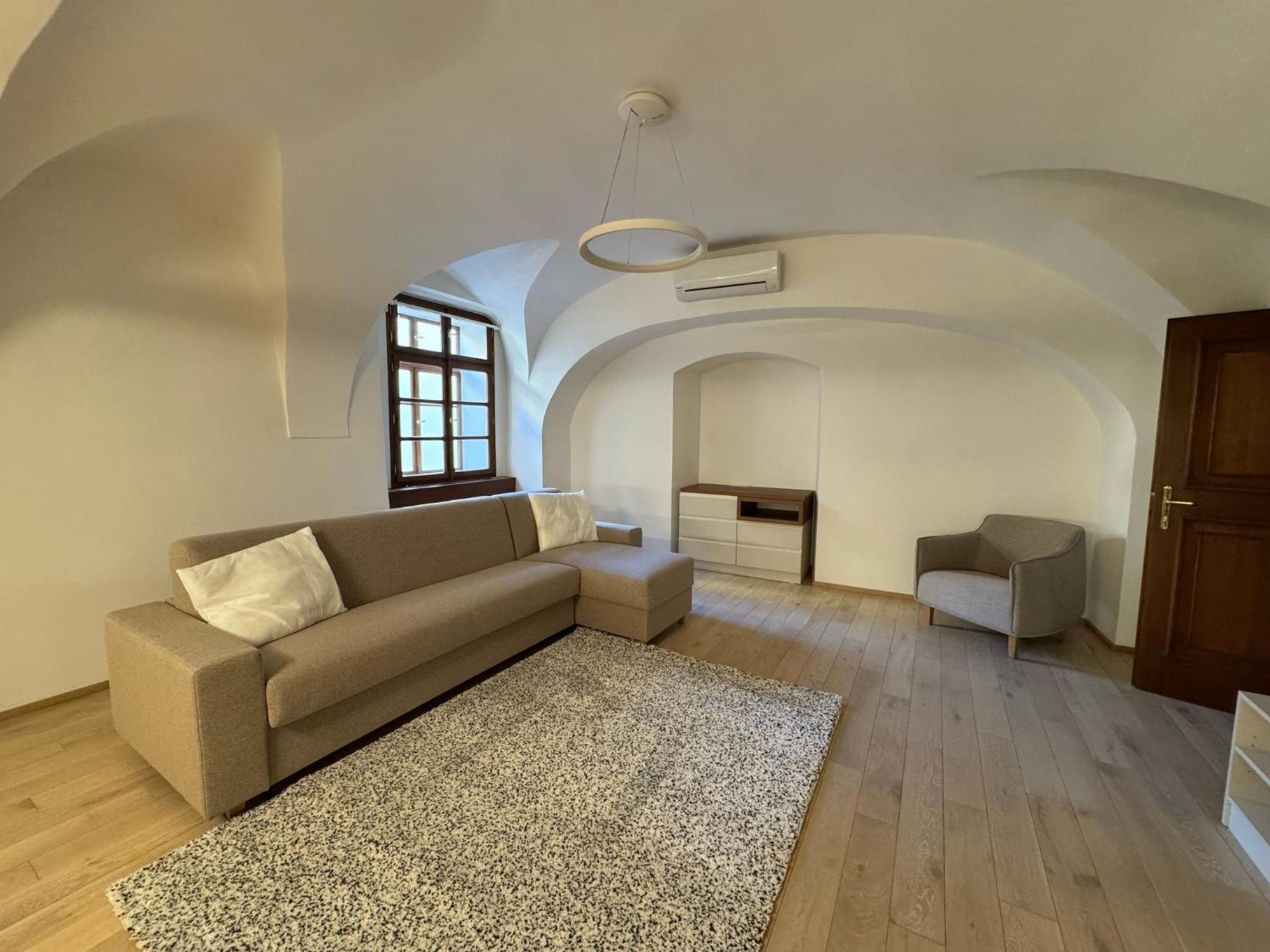 U 3 Pstrosu 4* Prague