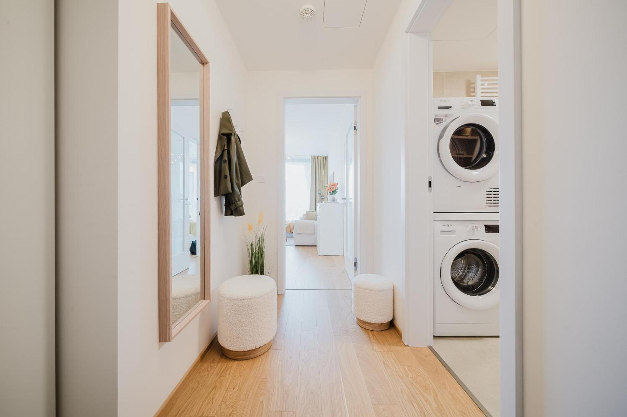Apartment Days - With Garage And Balcony In Smichov Prague