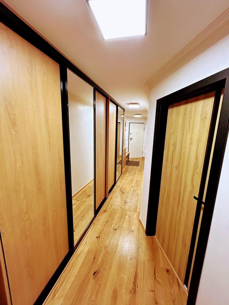 Light & Wood Design - 89 M2 In *