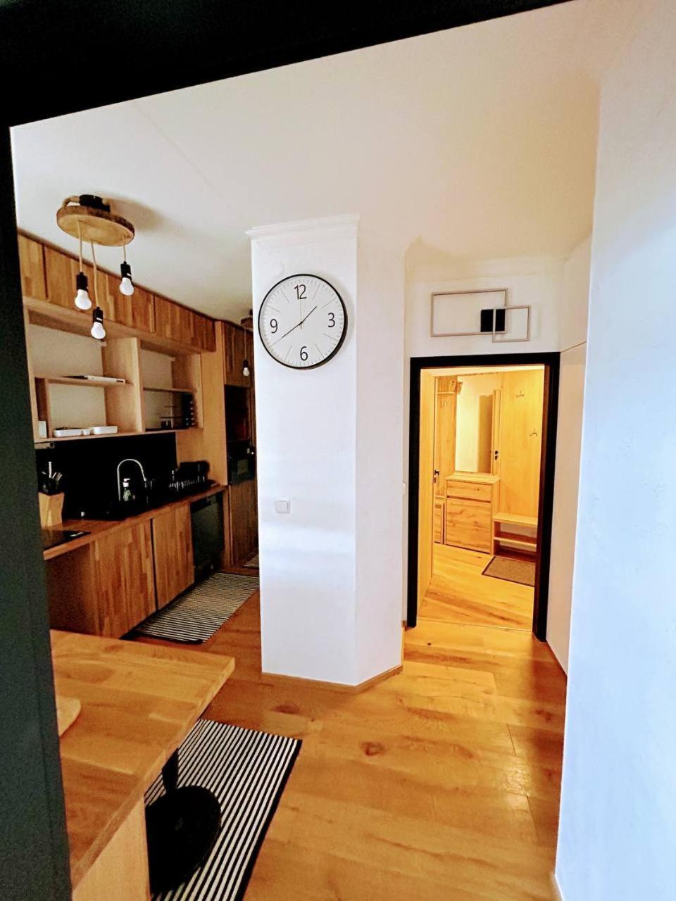 Light & Wood Design - 89 M2 In Apartment Prague