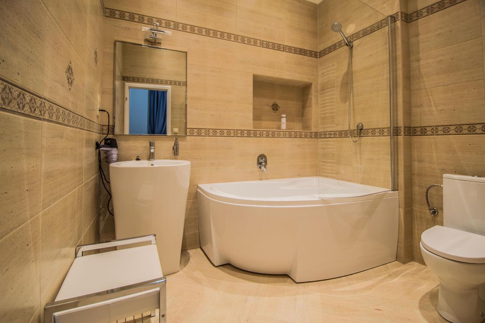 Royal With Sauna And Billiards *