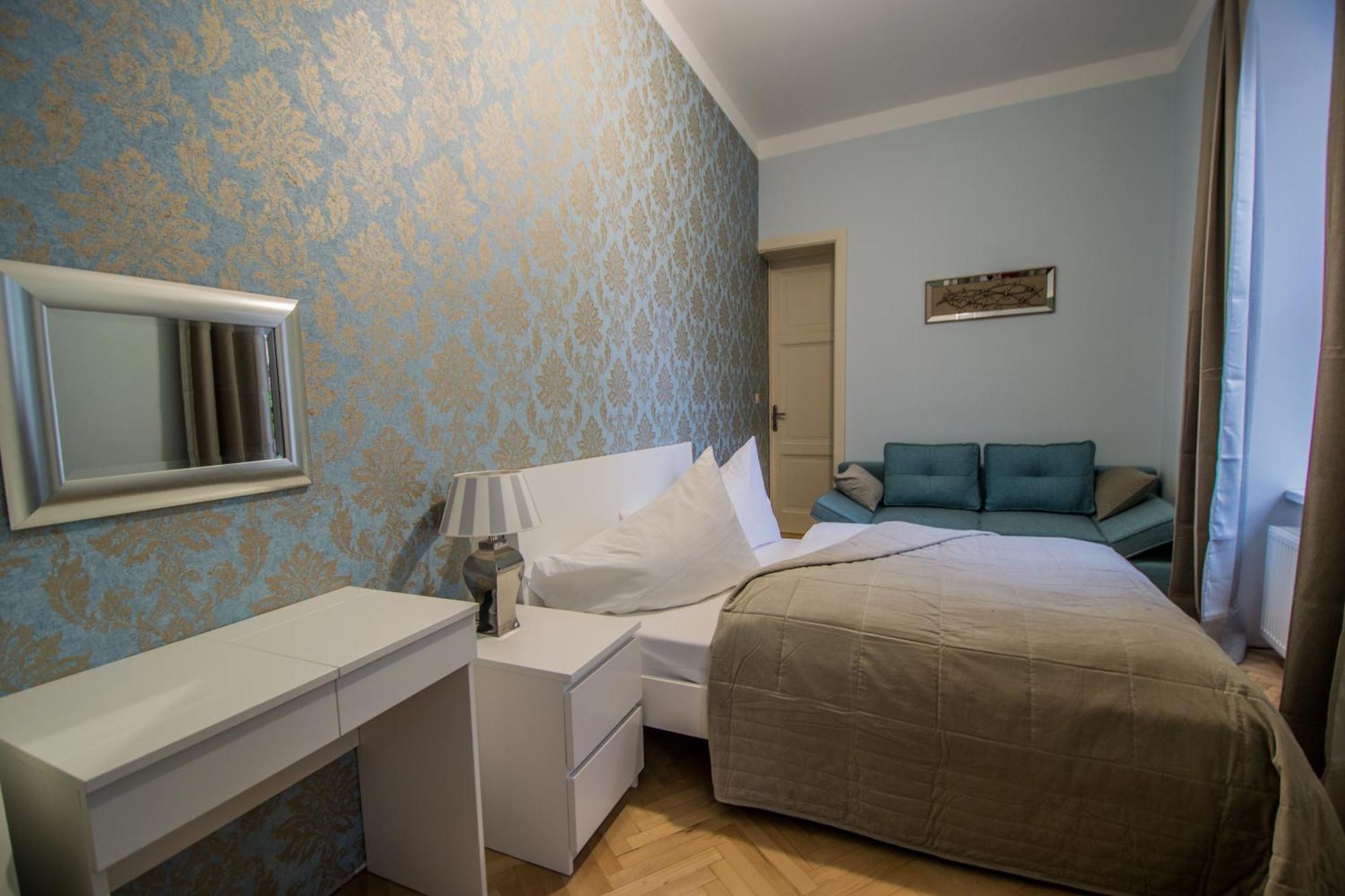 Royal With Sauna And Billiards Prague