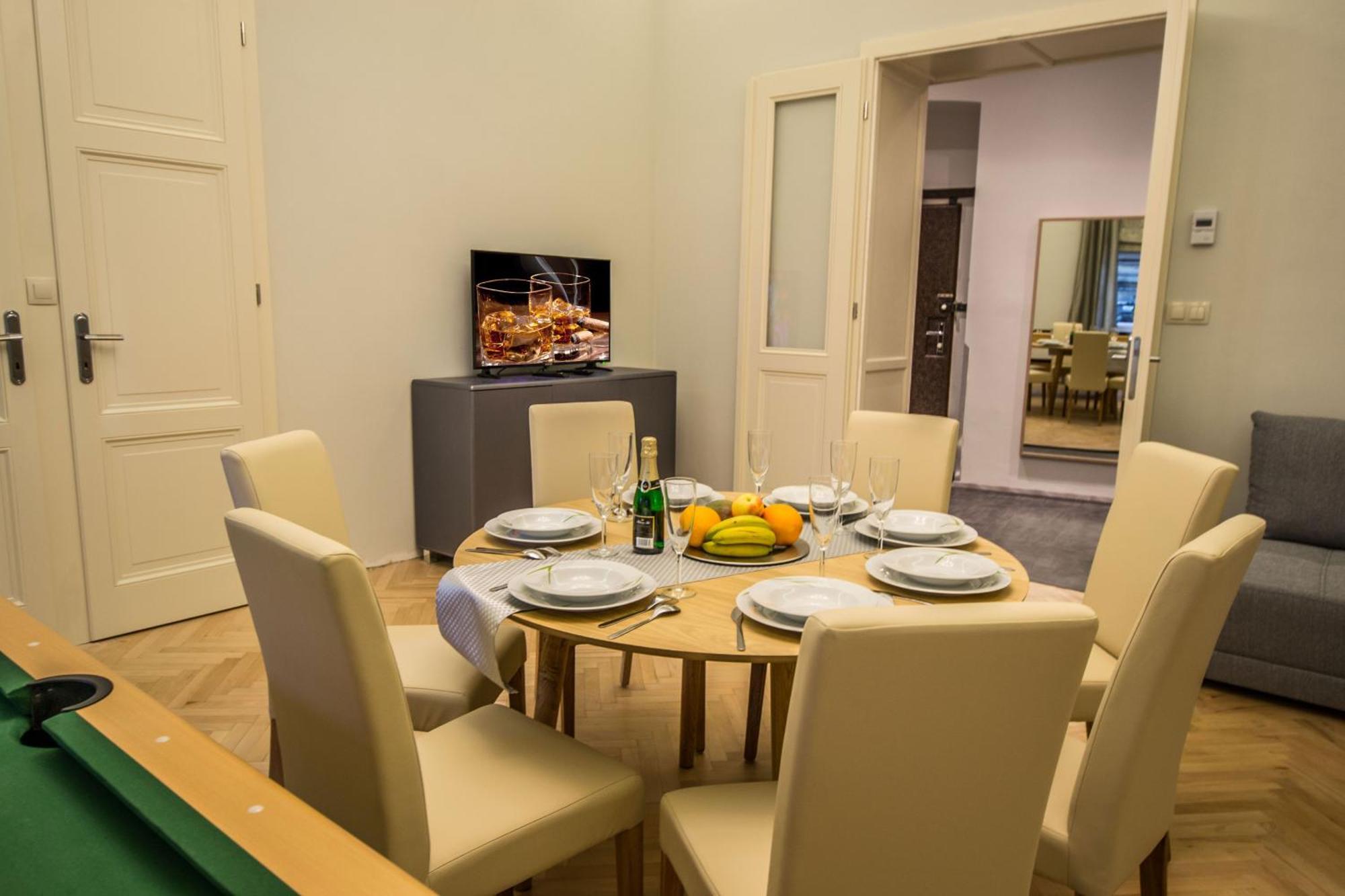 Royal With Sauna And Billiards Apartment *