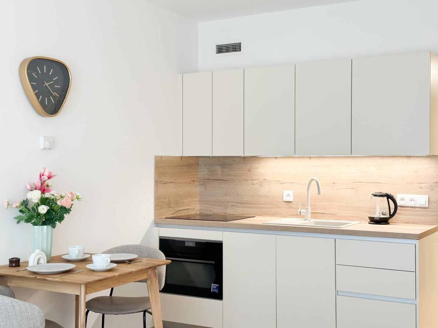 Real Living By Refa Karlin 406 * Prague