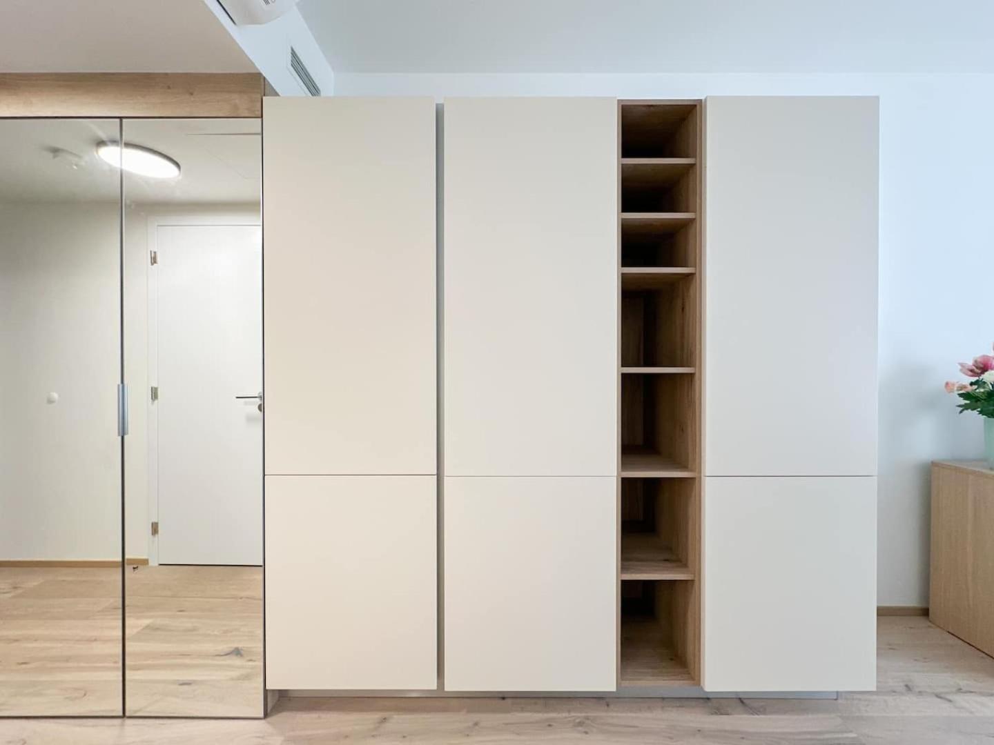 Real Living By Refa Karlin 406 Apartment