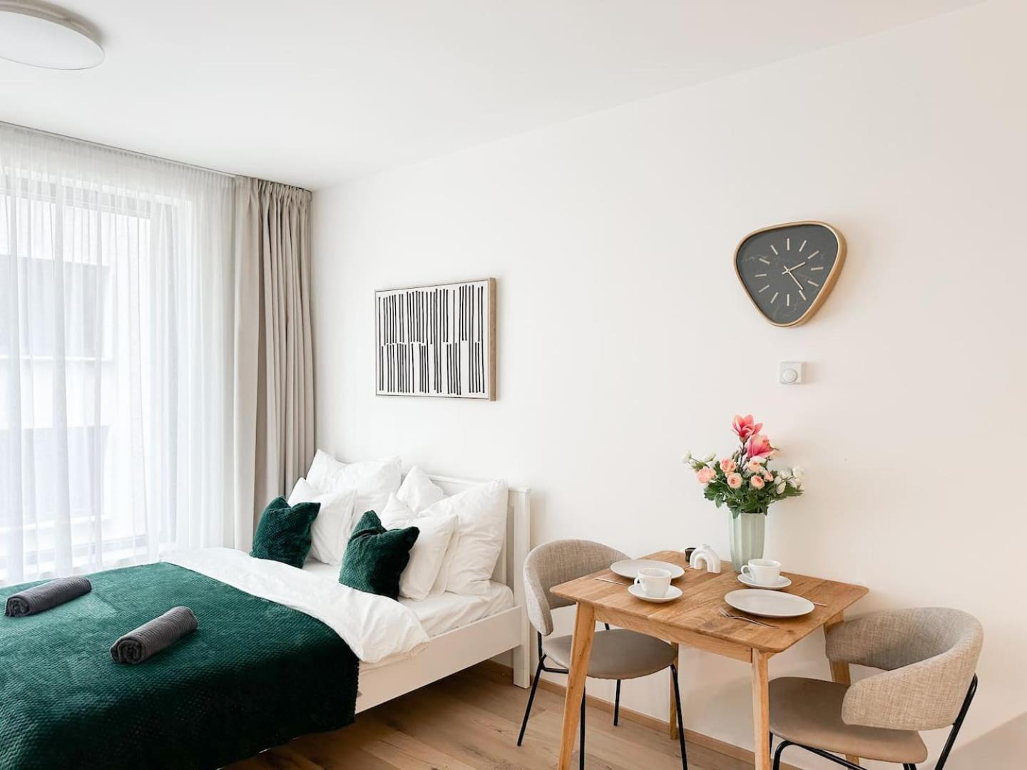 Apartment Real Living By Refa Karlin 406 Prague