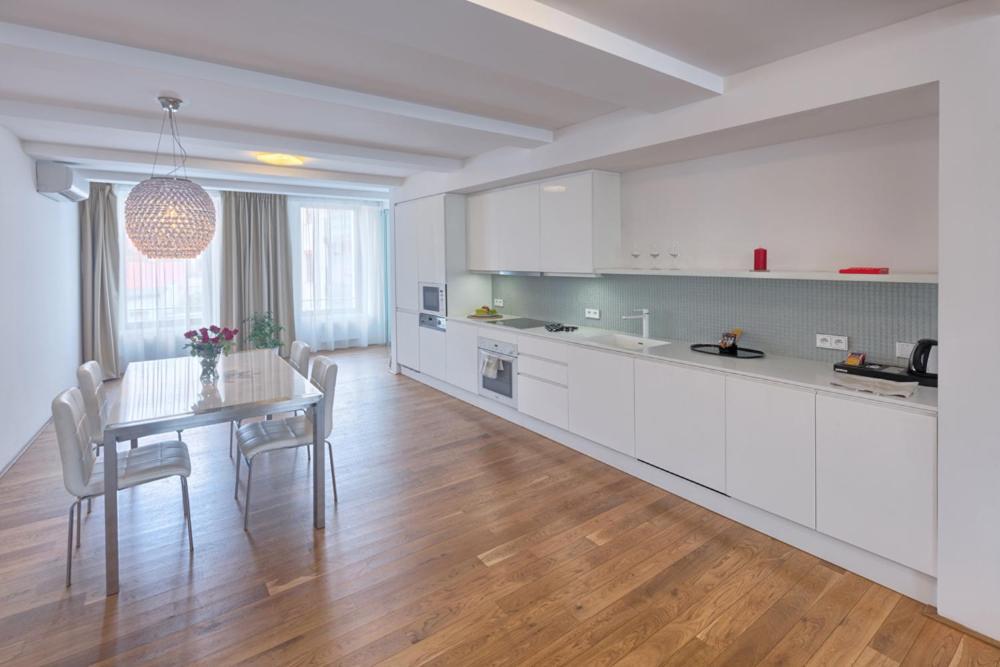 Wishlist Residences - Karlin Apartment