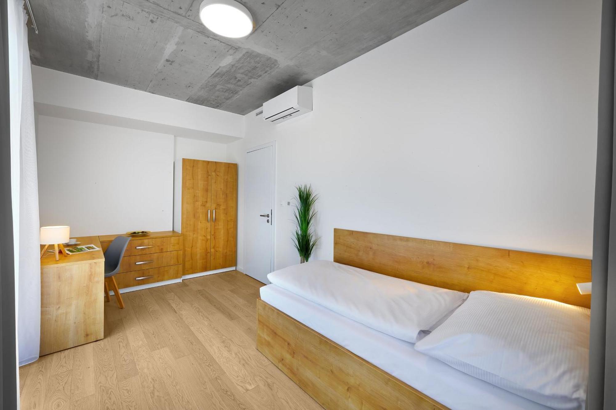 Downtown Andel Aparthotel