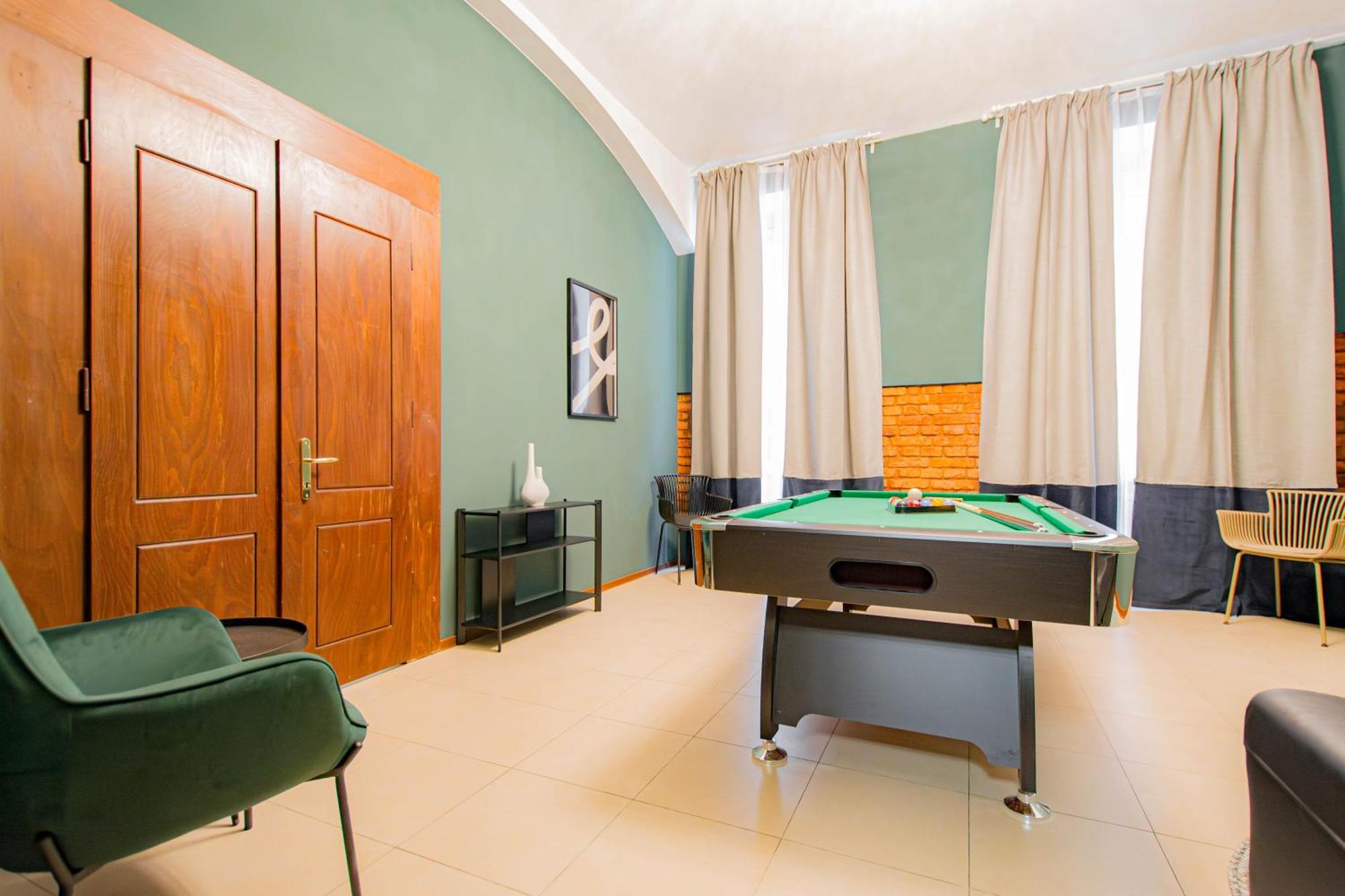 Magnificent With Sauna And Billiards Apartment