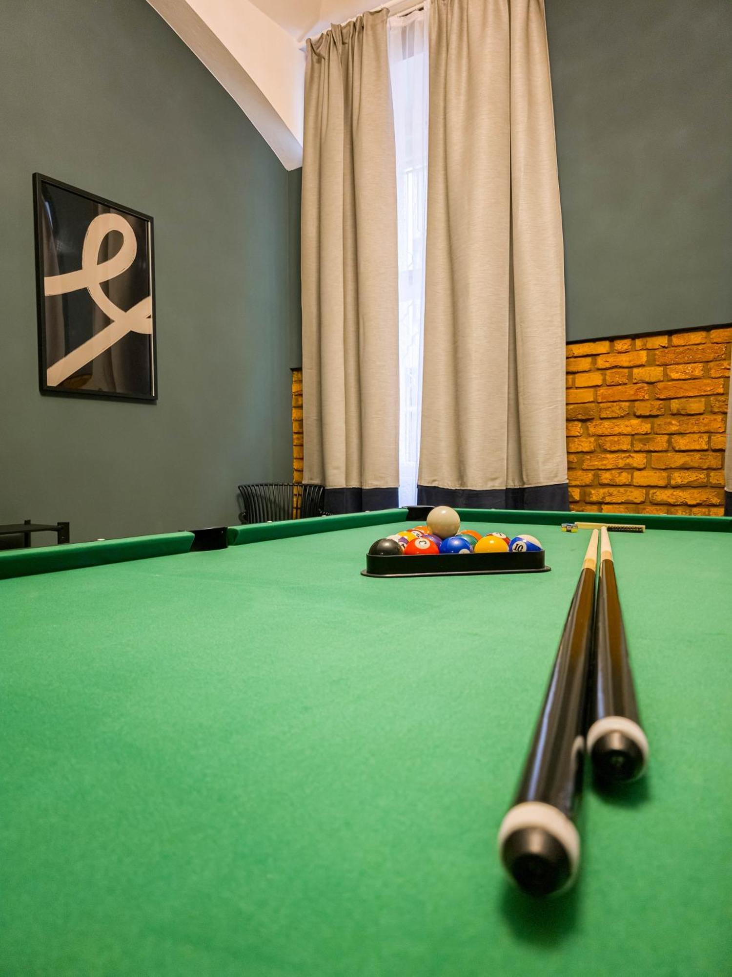 Apartment Magnificent With Sauna And Billiards *