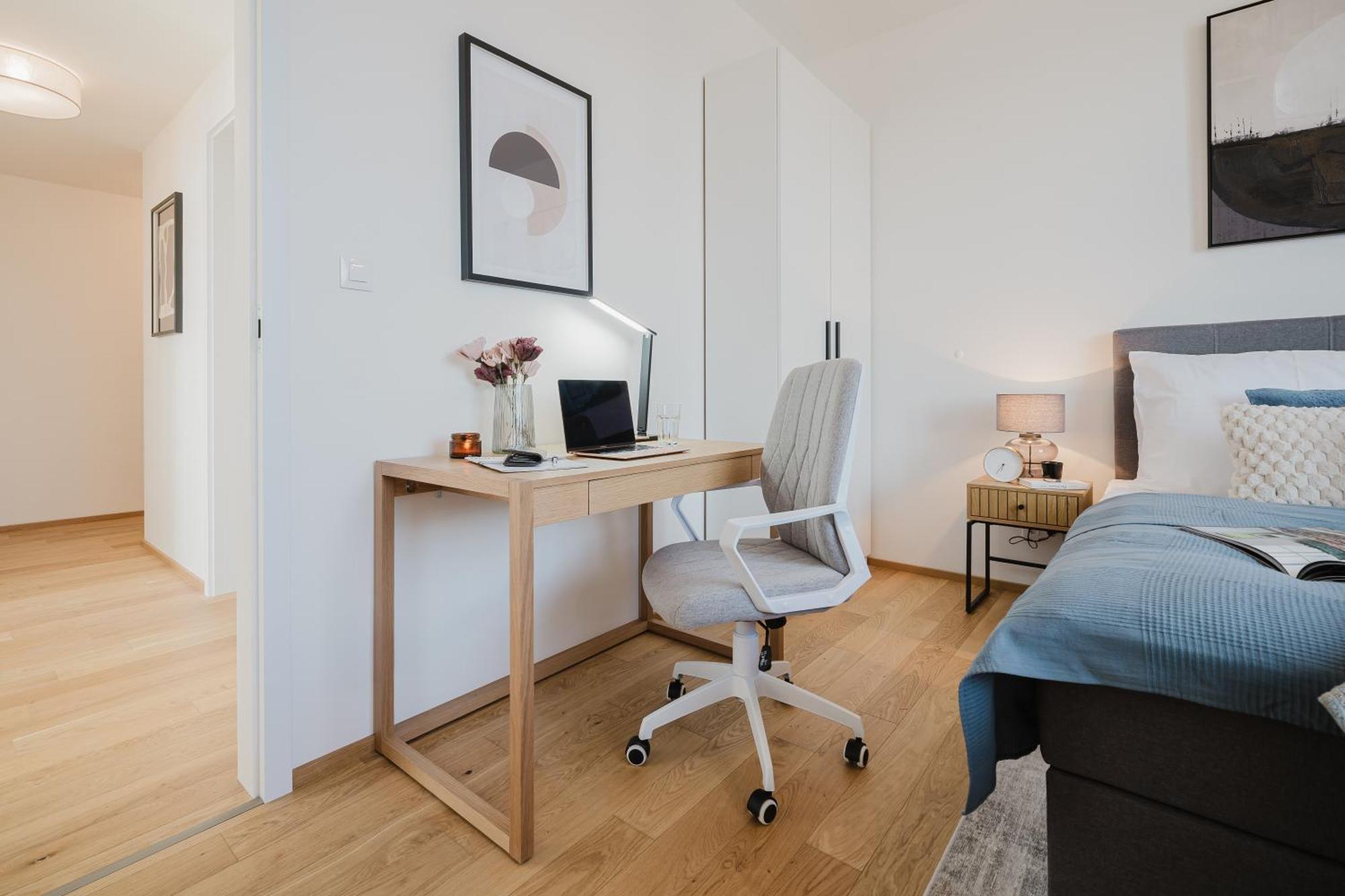 Days - With Garage And Balcony In Smichov * Prague