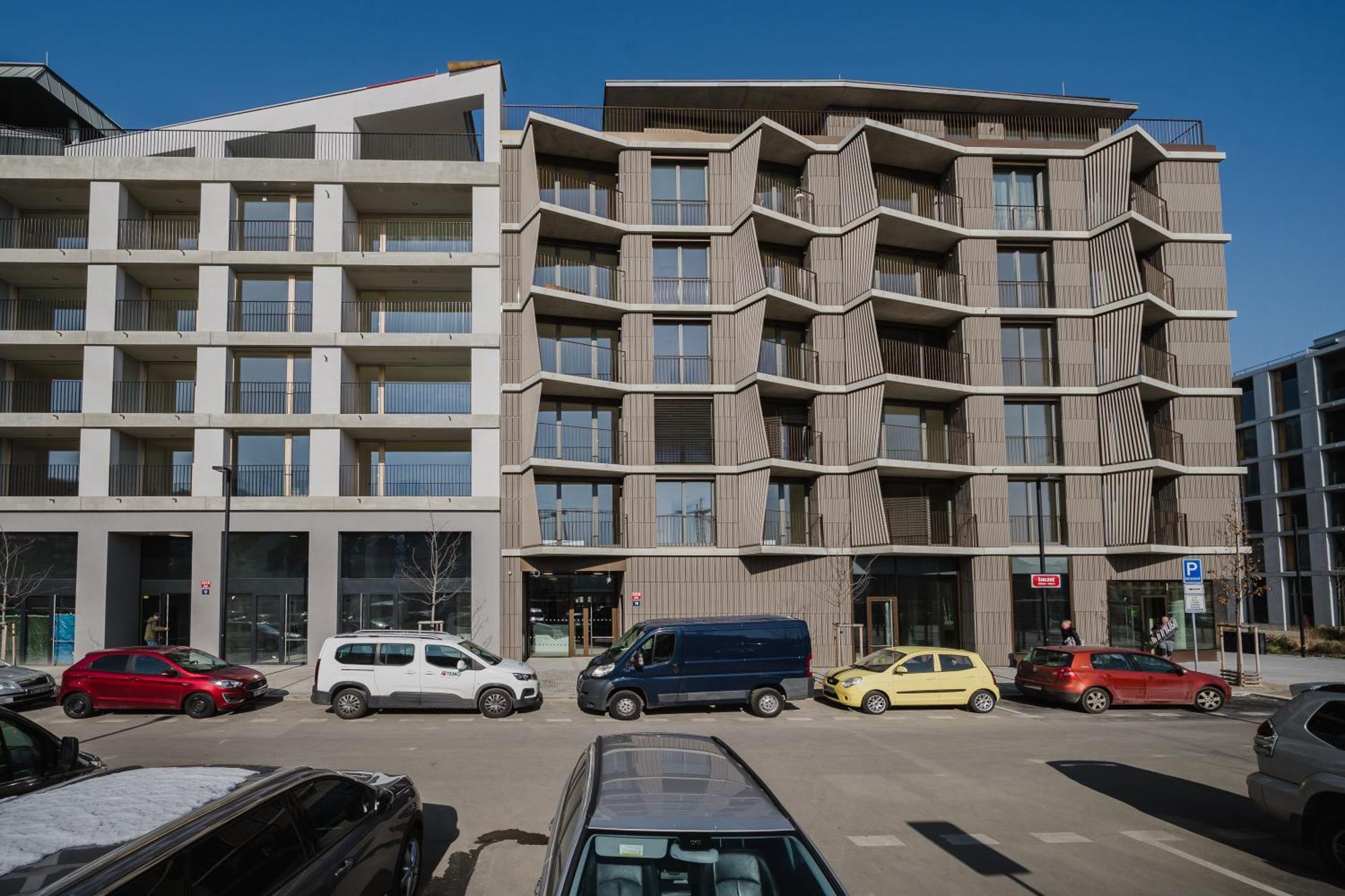 Days - With Garage And Balcony In Smichov *