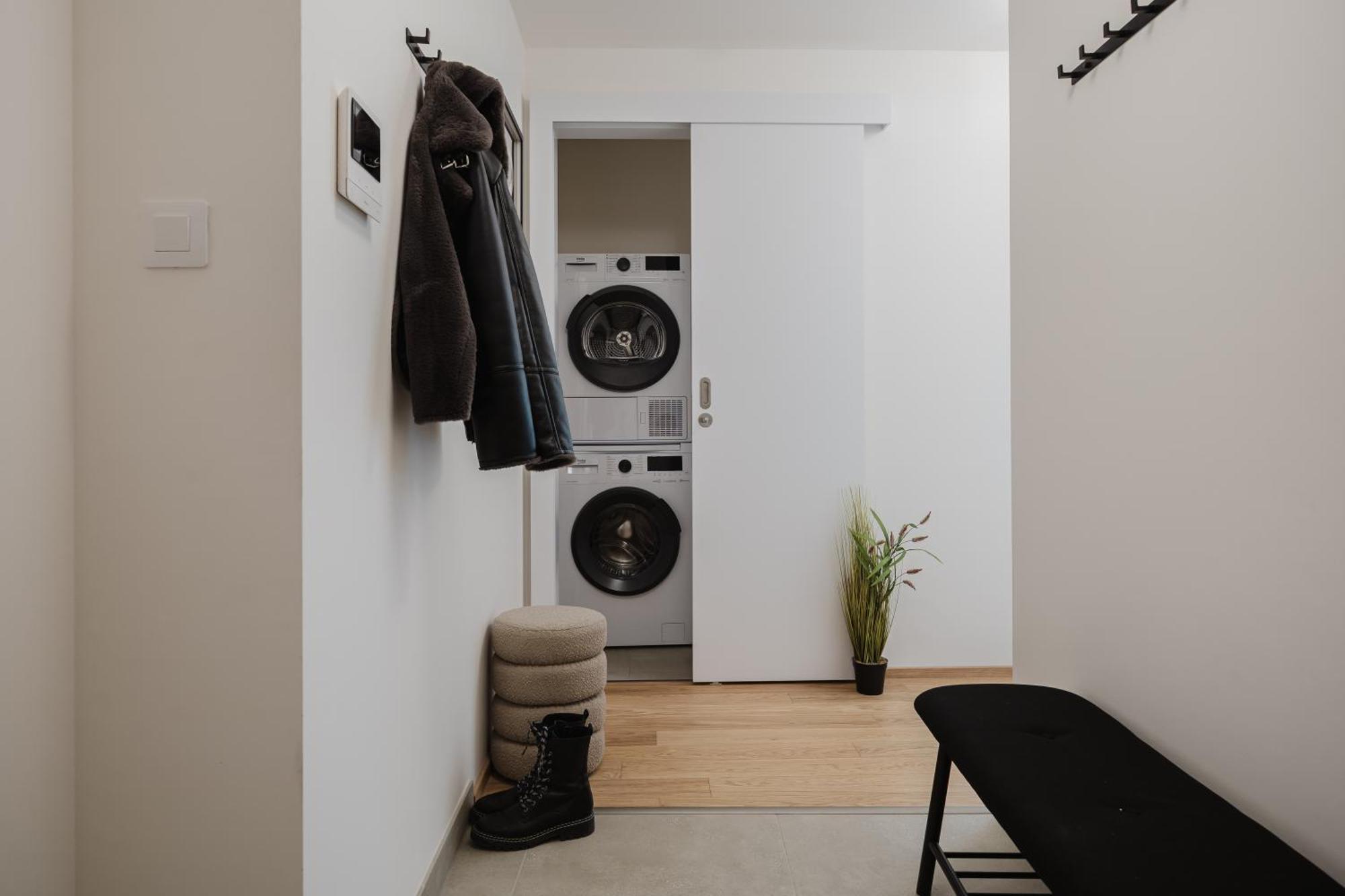 Days - With Garage And Balcony In Smichov Apartment Prague