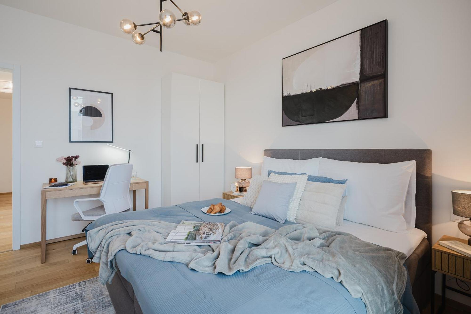 Days - With Garage And Balcony In Smichov Apartment