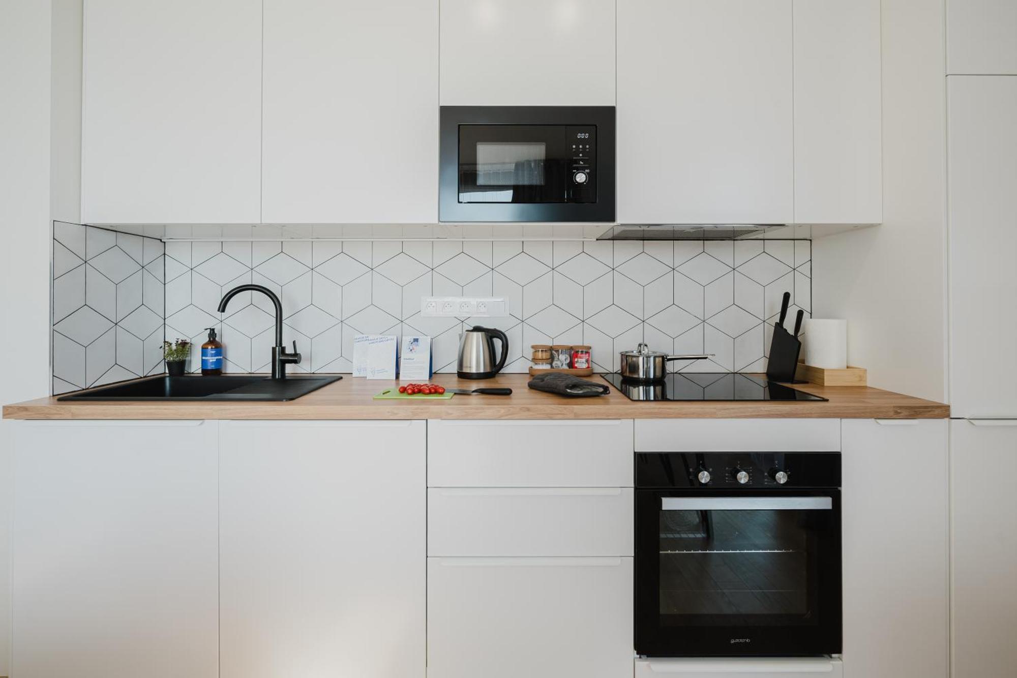 Days - With Garage And Balcony In Smichov Apartment *