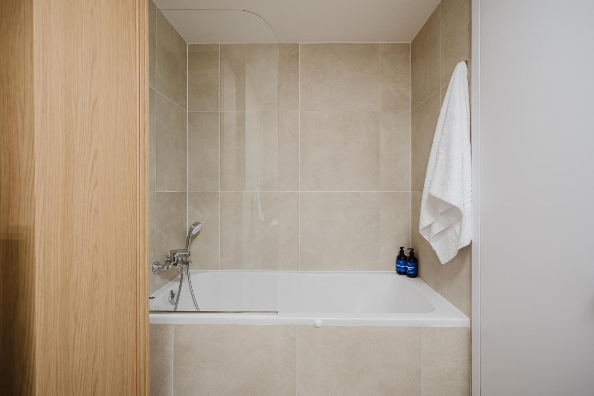 Apartment Days - With Garage And Balcony In Smichov *