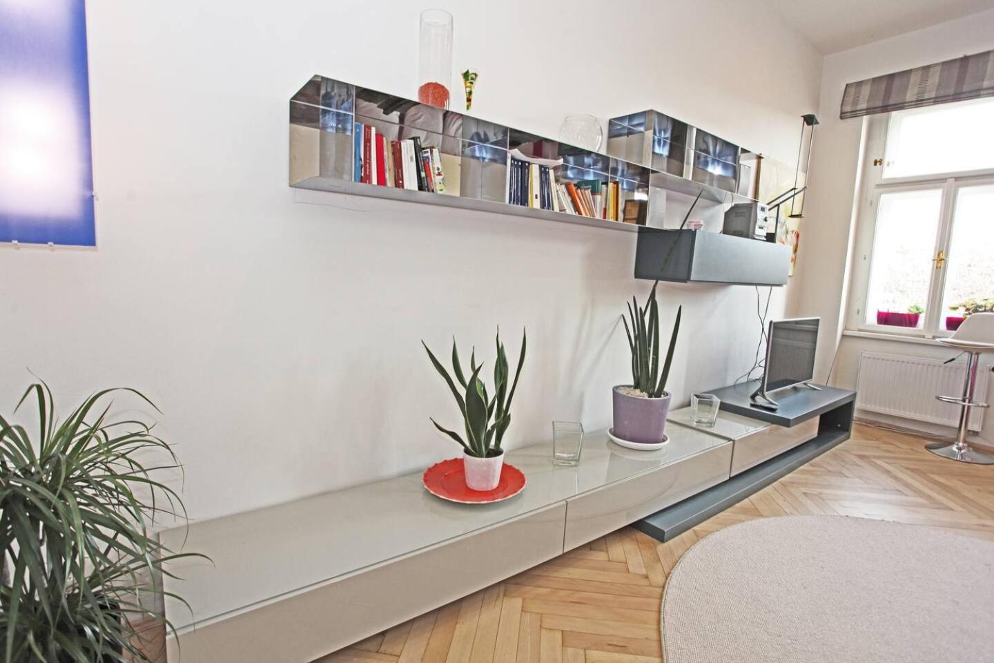 Stylish River-view *