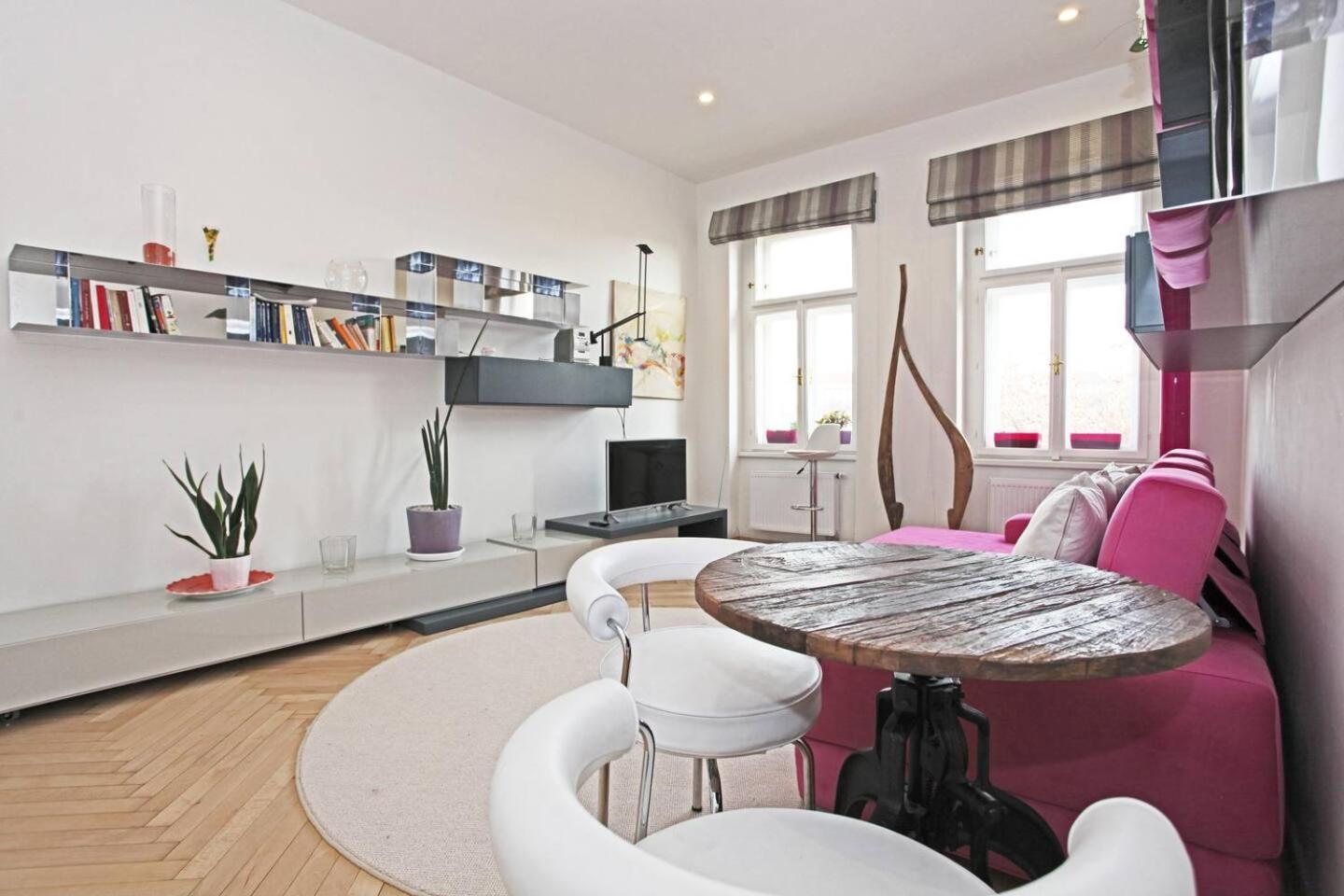 Apartment Stylish River-view