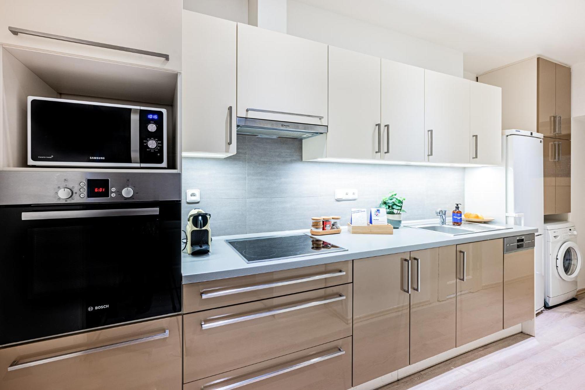 Apartment Days - 1bdr - Quiet Residential Area *