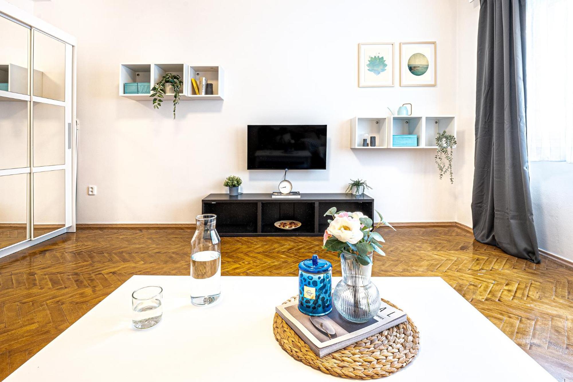 Apartment Days - 1bdr - Quiet Residential Area