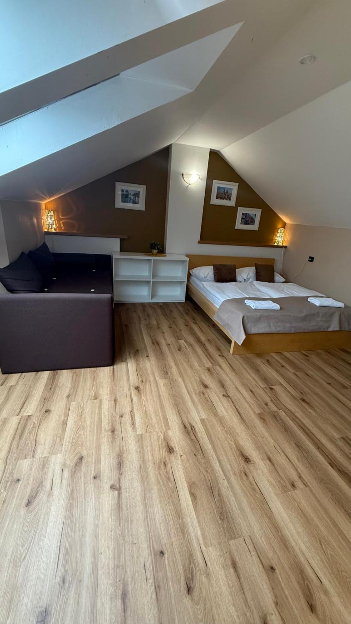 Central 3Bdr Penthouse With Terrace&Ac Praga
