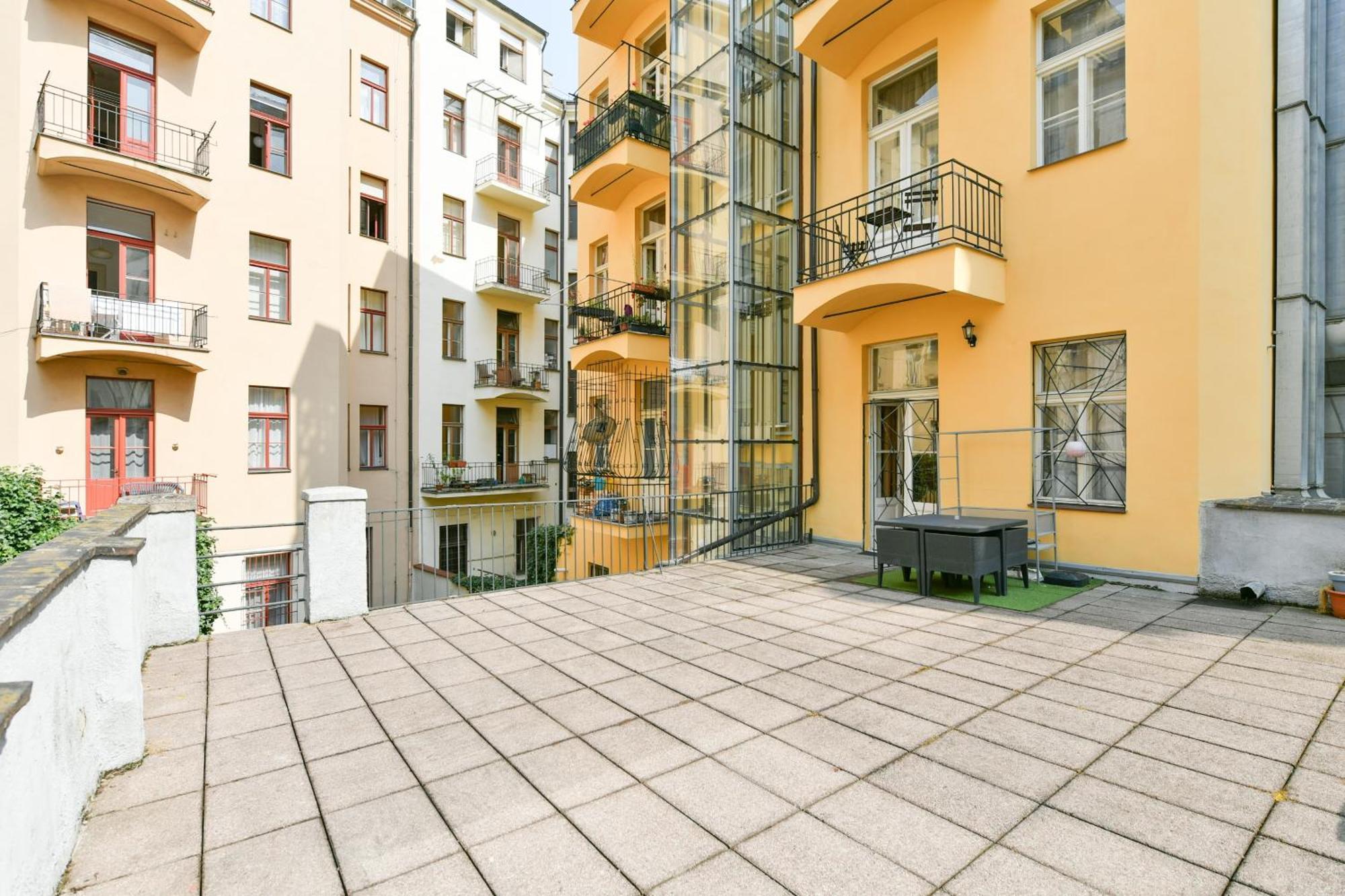 Apartment Stunning Charles Bridge Apartment