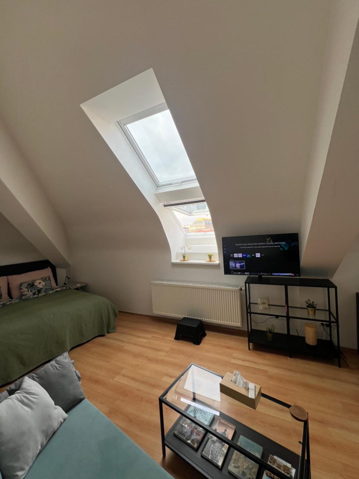 Central, Cozy & Stylish With Views