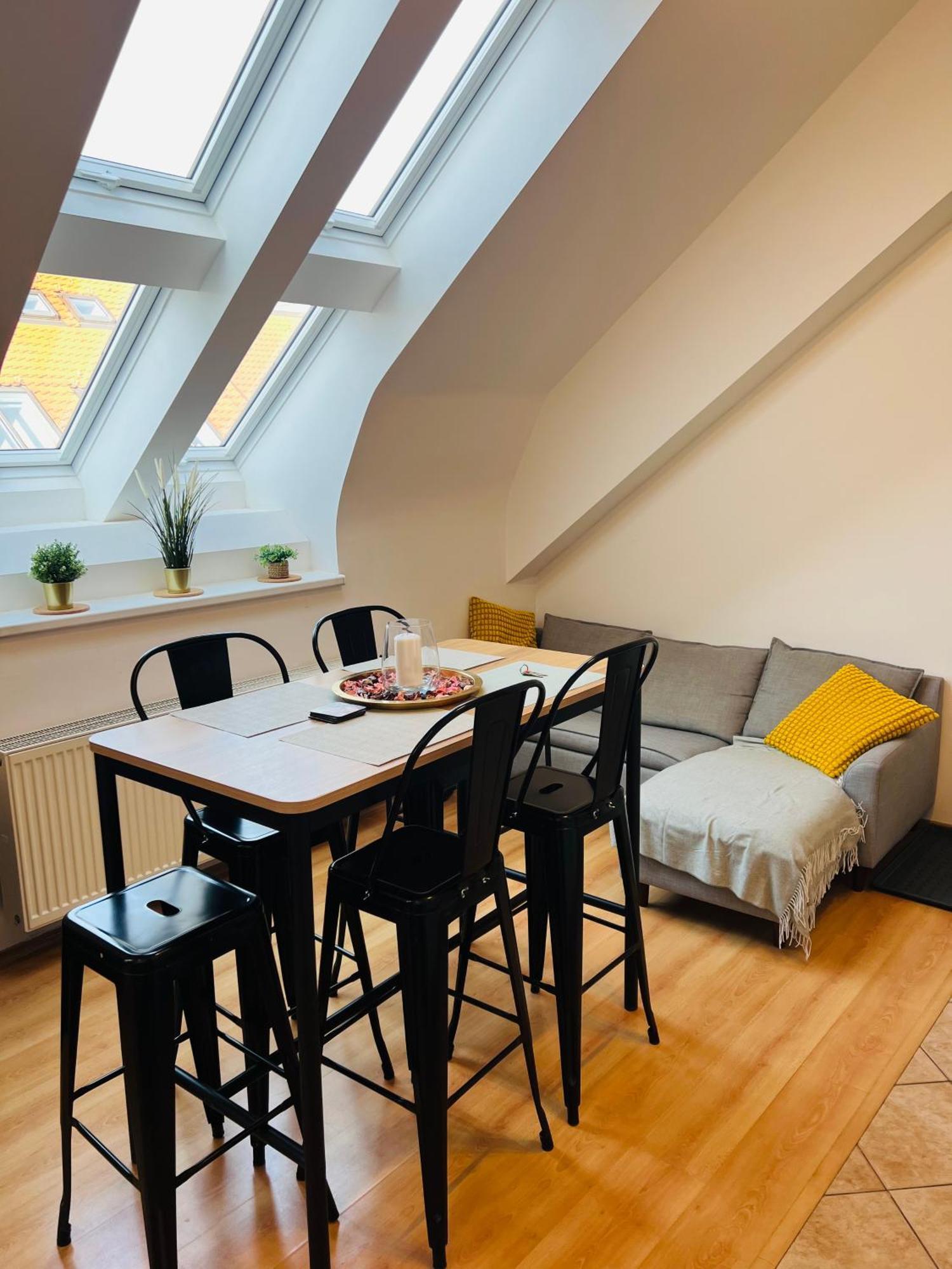 Apartamento Central, Cozy & Stylish With Views Praga