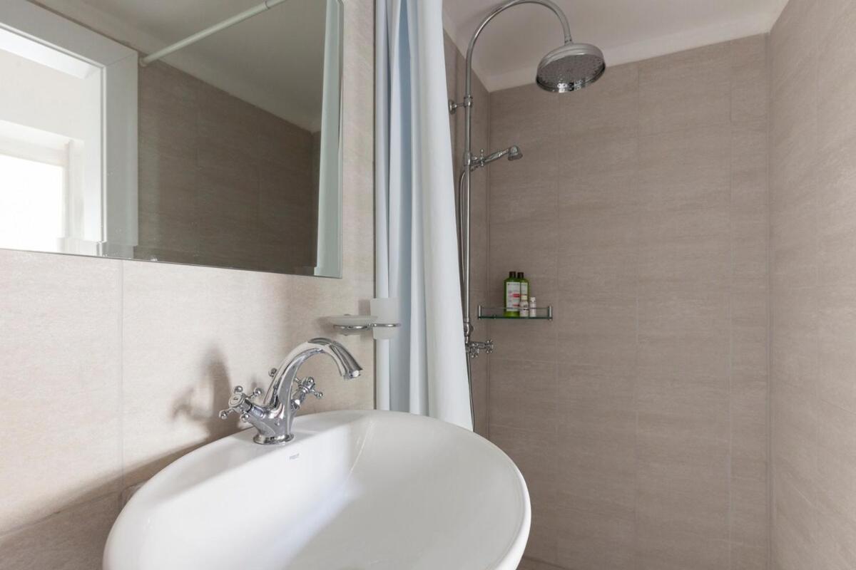Dlouha Art & Antique Daire Prag