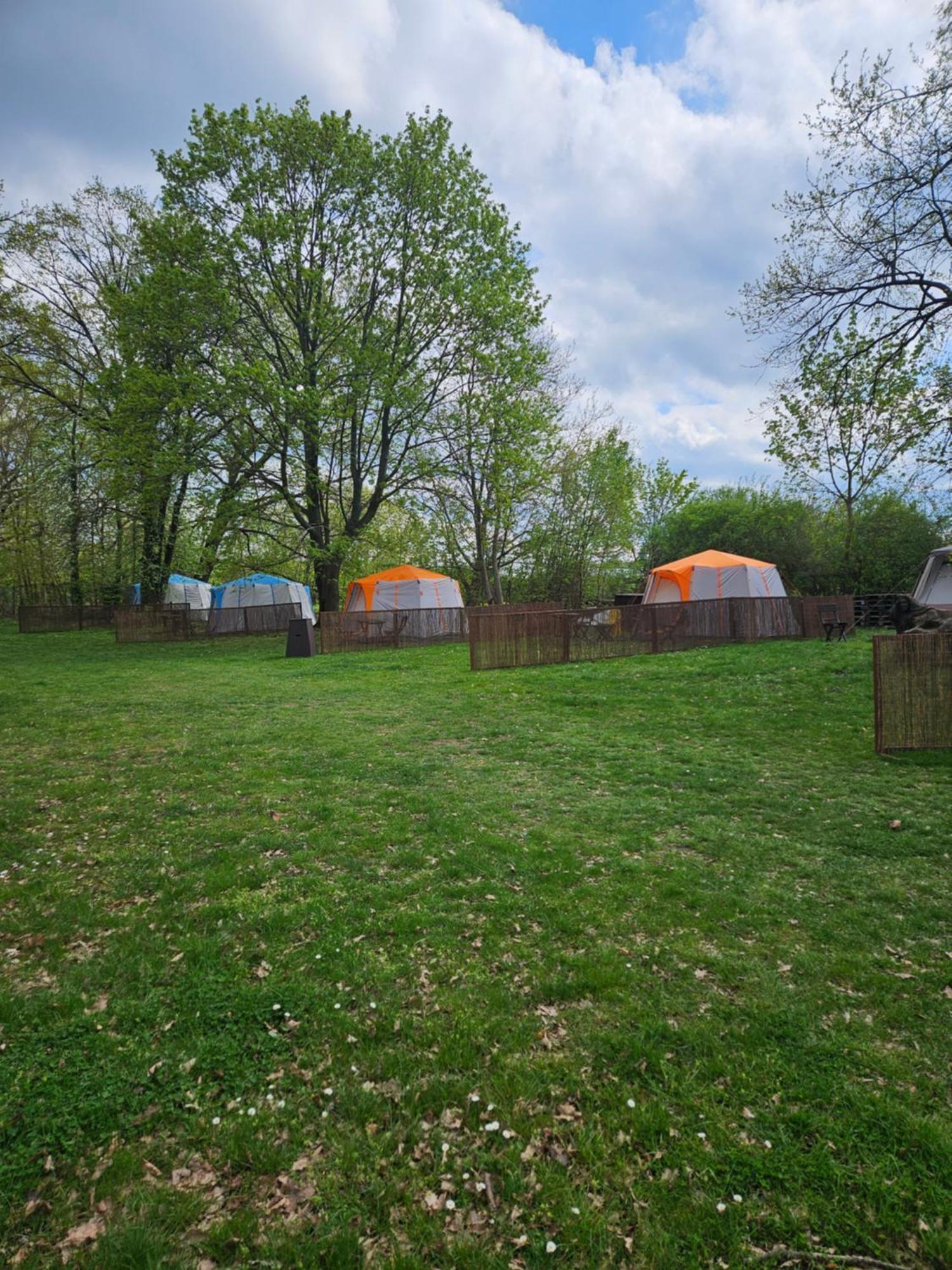 Luxury tent Seberak - V Chatickach A V Luxusnich Stanech