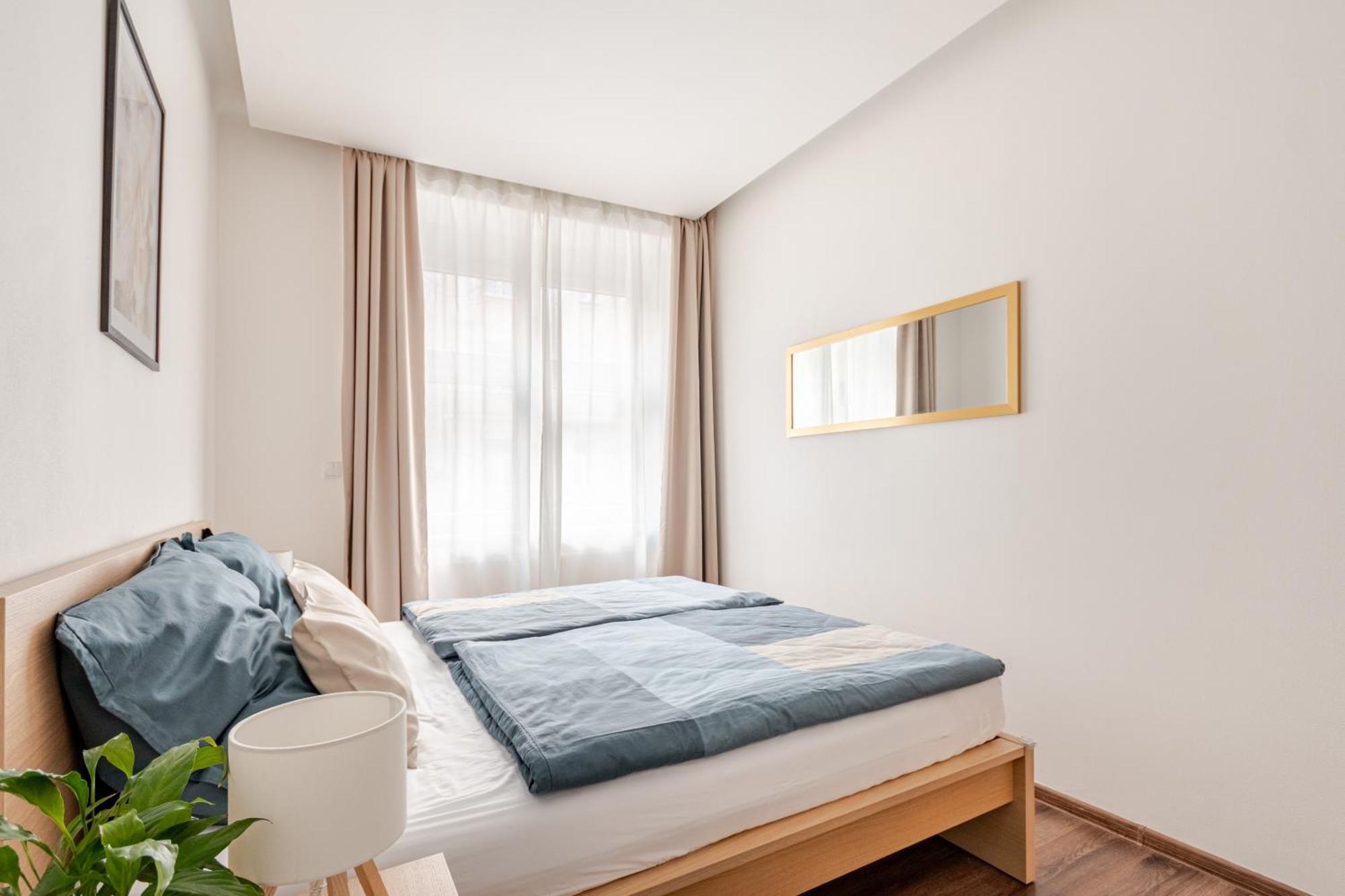 Apartment Charm Deco Near Old Town, All-friendly *