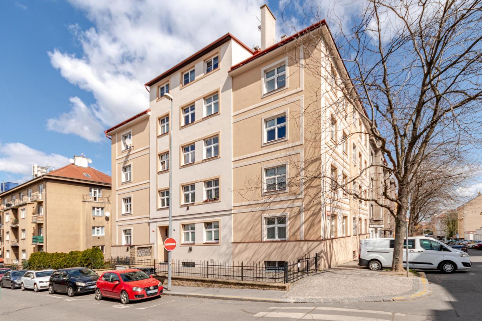 Charm Deco Near Old Town, All-friendly Apartment