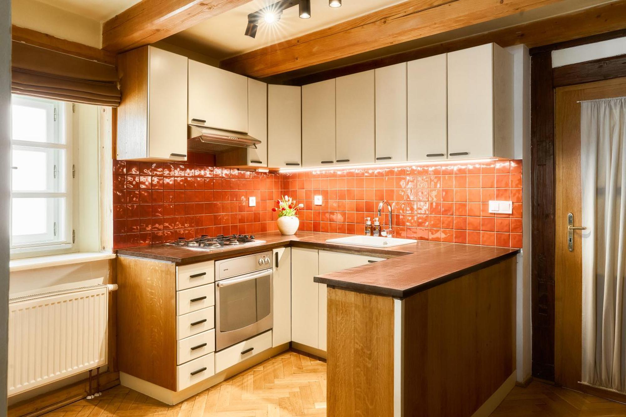 Spires And Spirits Old Town Boutique Apartment