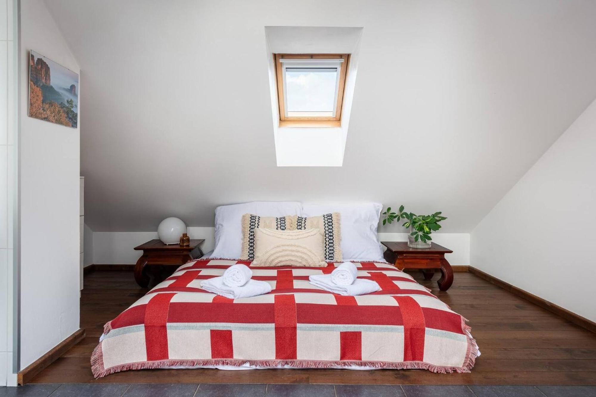 Charming In Vrsovice With Roof Terrace * Praga