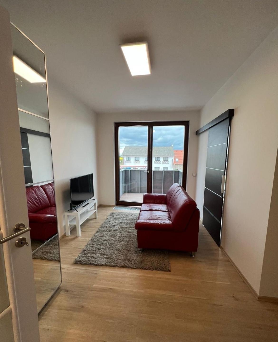 Bright & Cosy 1-bedroom With Balcony Apartment Prague
