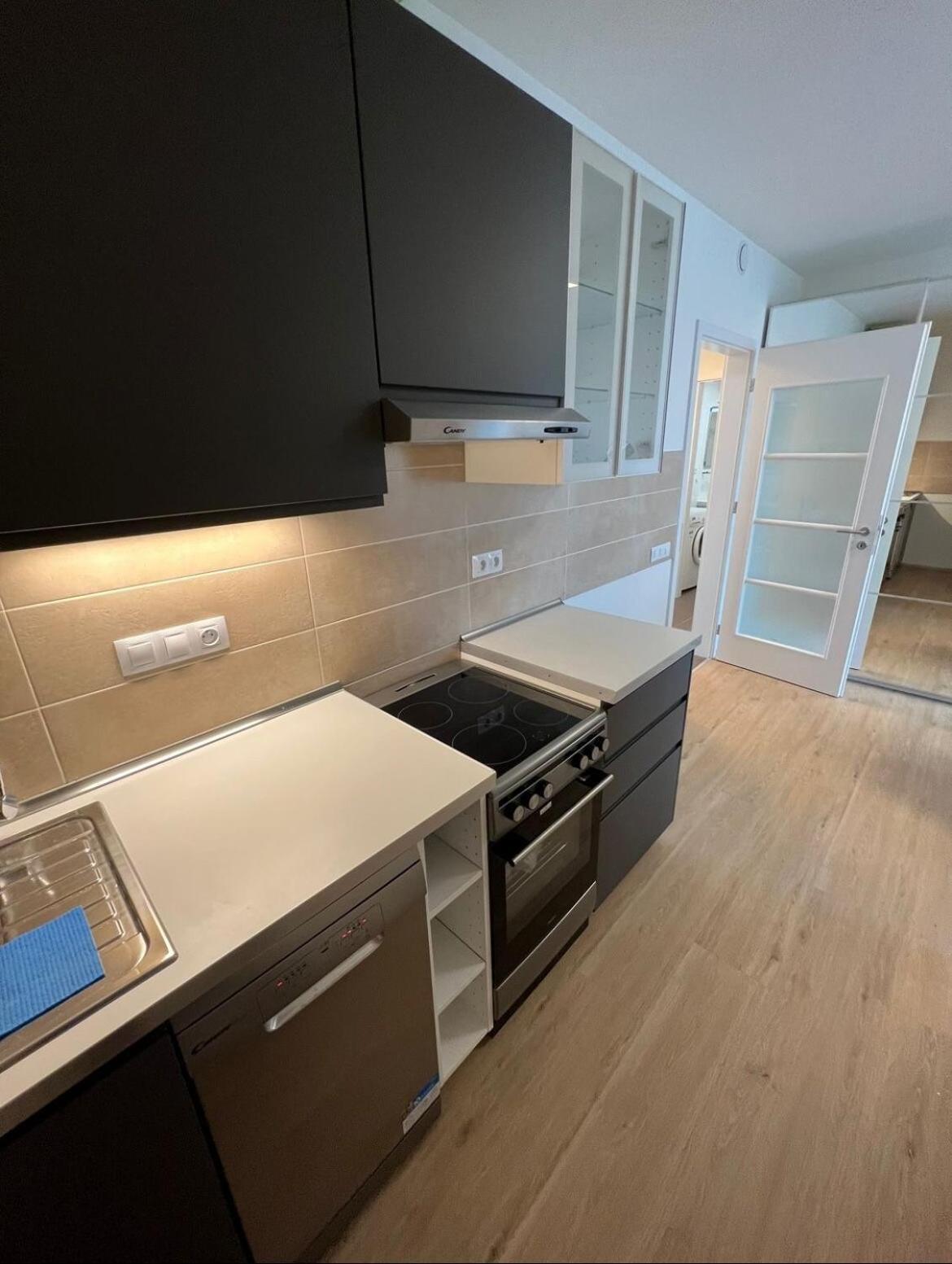 Apartment Bright & Cosy 1-bedroom With Balcony *