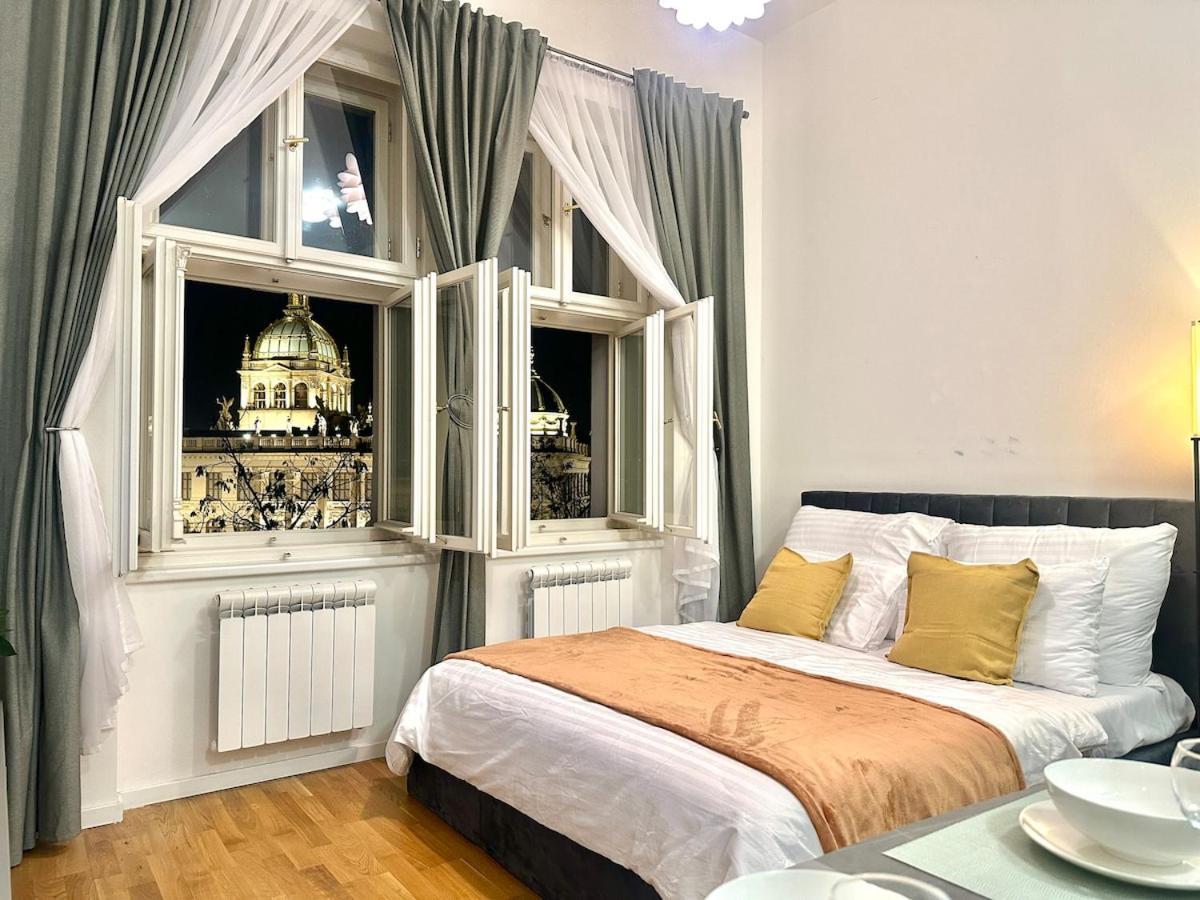 Modern 1 Retreat With Stunning Museum Views Apartment