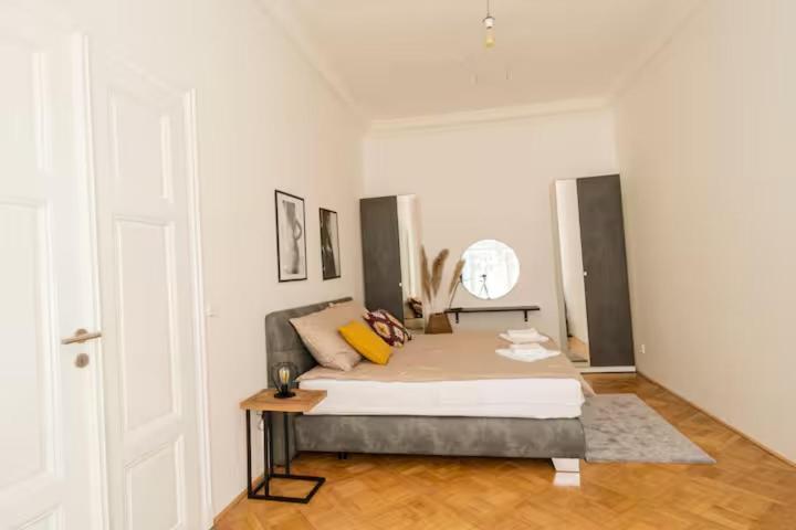 Luxury In Vaclavske Namesti Apartment *