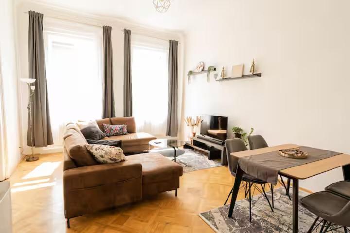 Luxury In Vaclavske Namesti * Prague