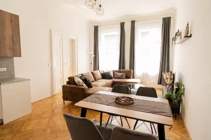 Apartment Luxury In Vaclavske Namesti
