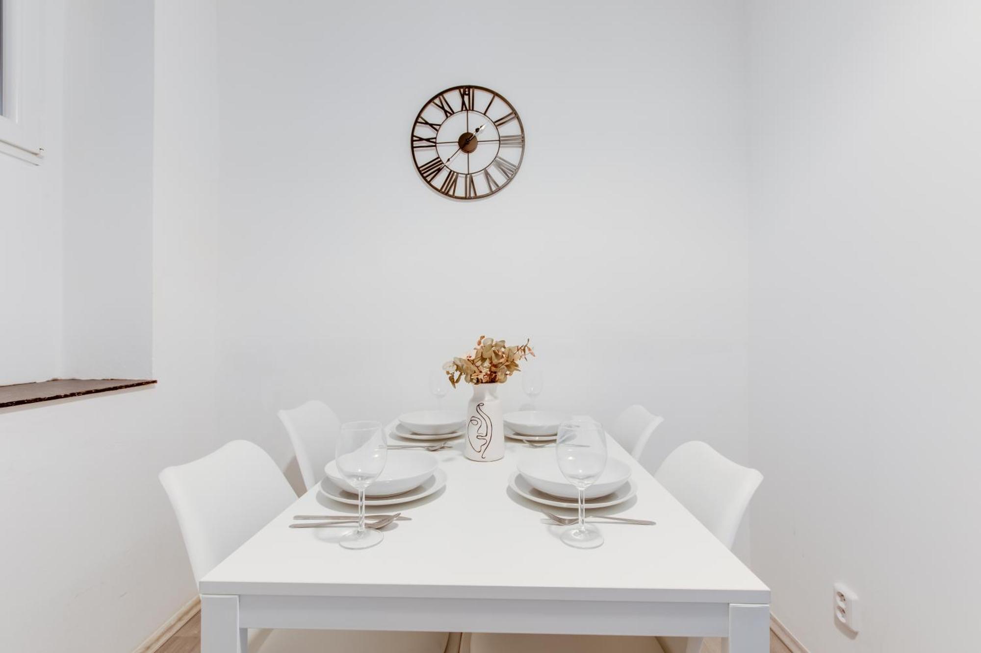 Chic And Modern Apartment Prague
