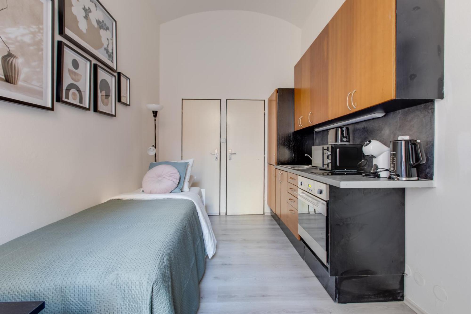 Chic And Modern Apartment *