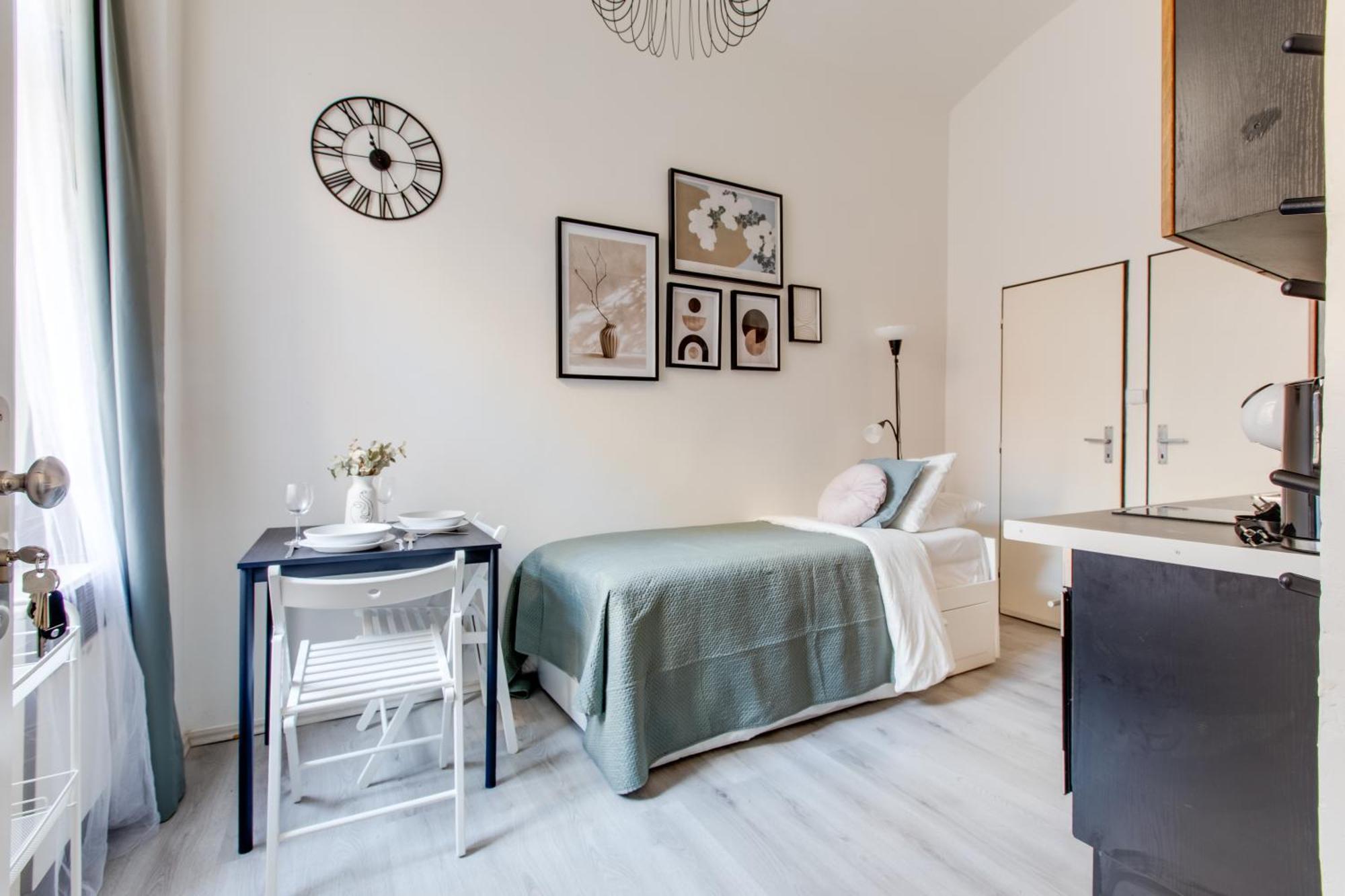Chic And Modern *