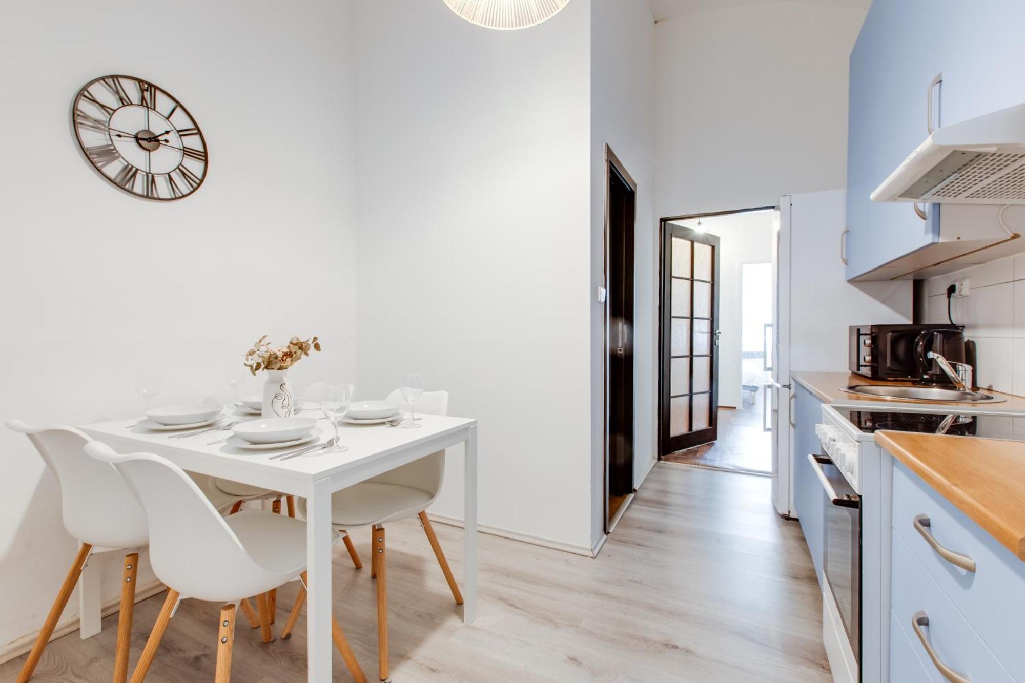 Apartment Chic And Modern