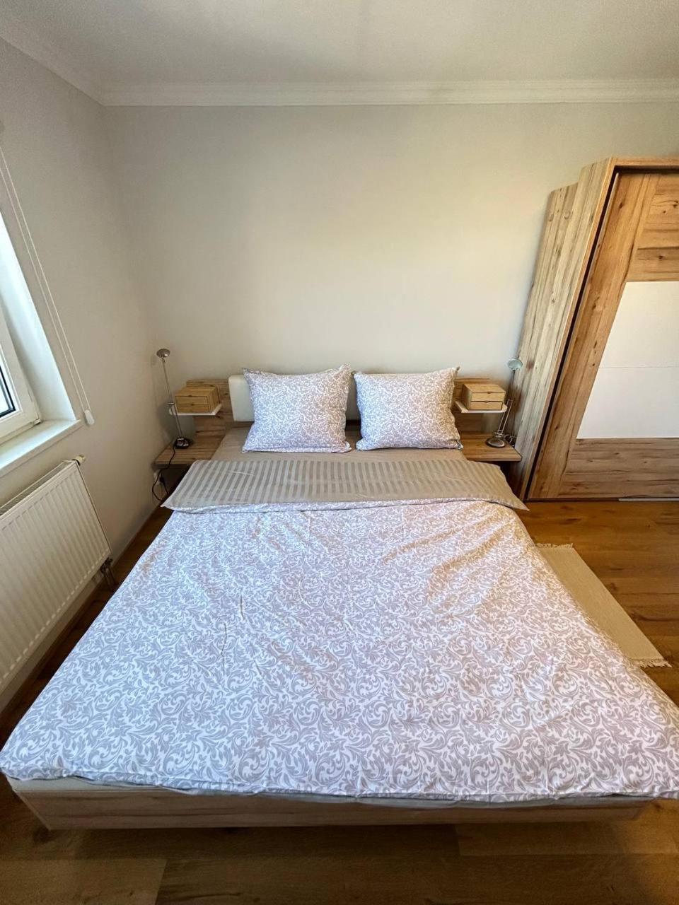 Light & Wood Design - 89 M2 In Apartment