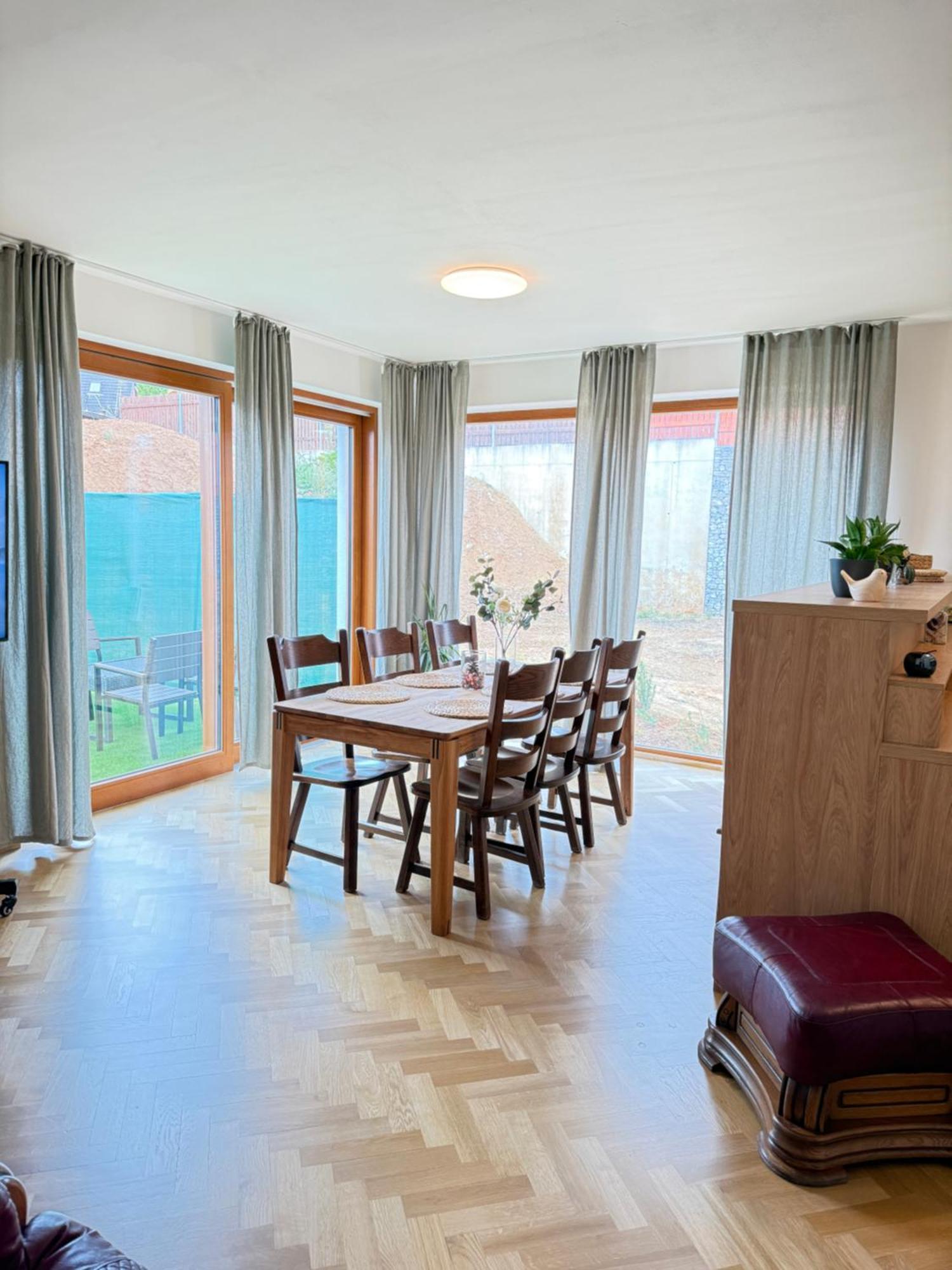 Apartamento Familyvilla, New 4 Luxury Big Apartments, Parking