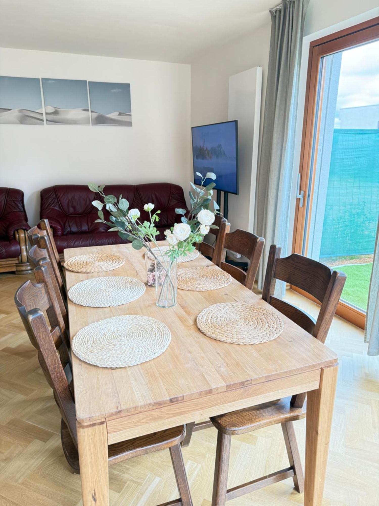 Familyvilla, New 4 Luxury Big Apartments, Parking * Praga