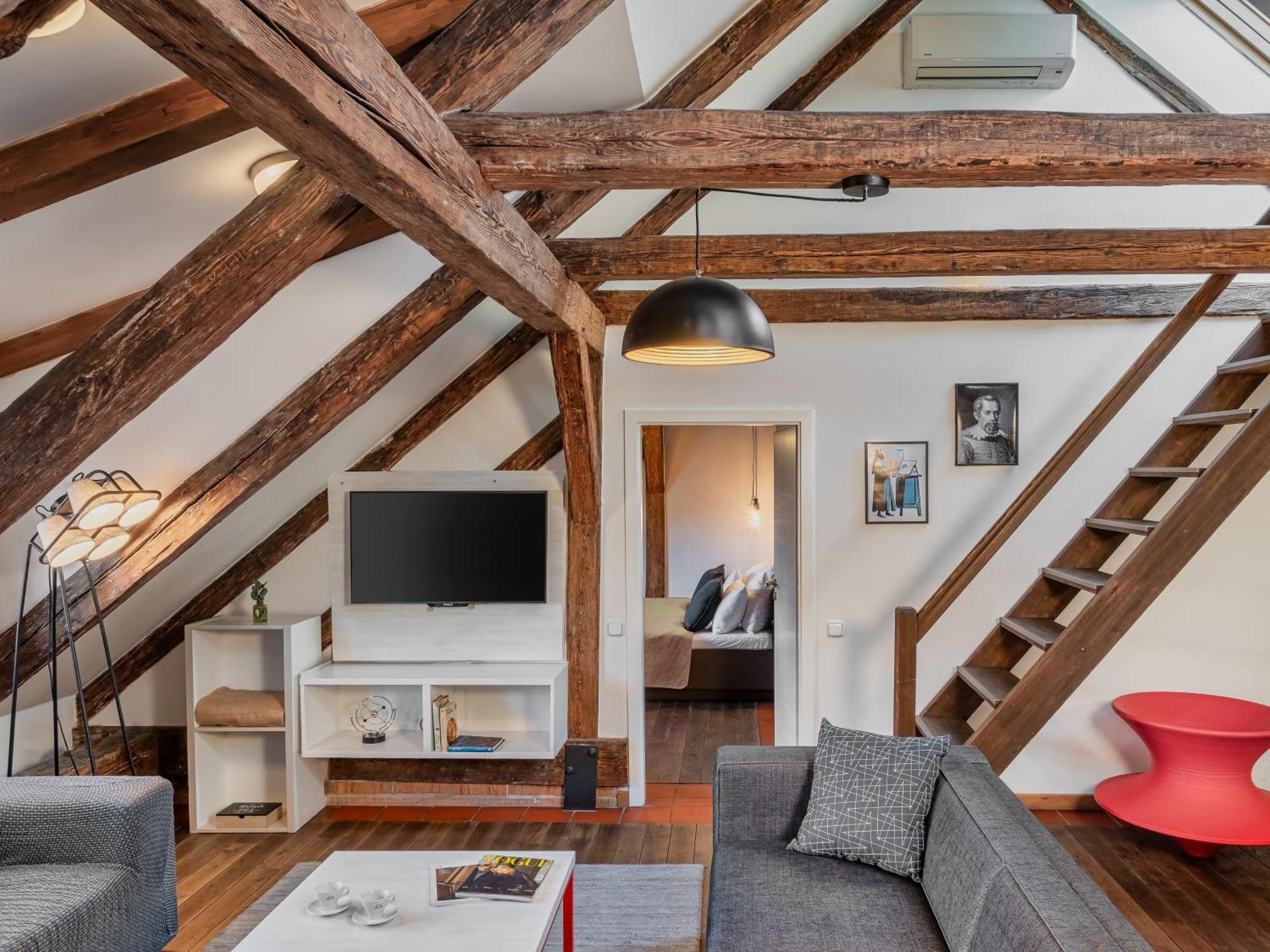 4 Arts By Adrez Apartment *