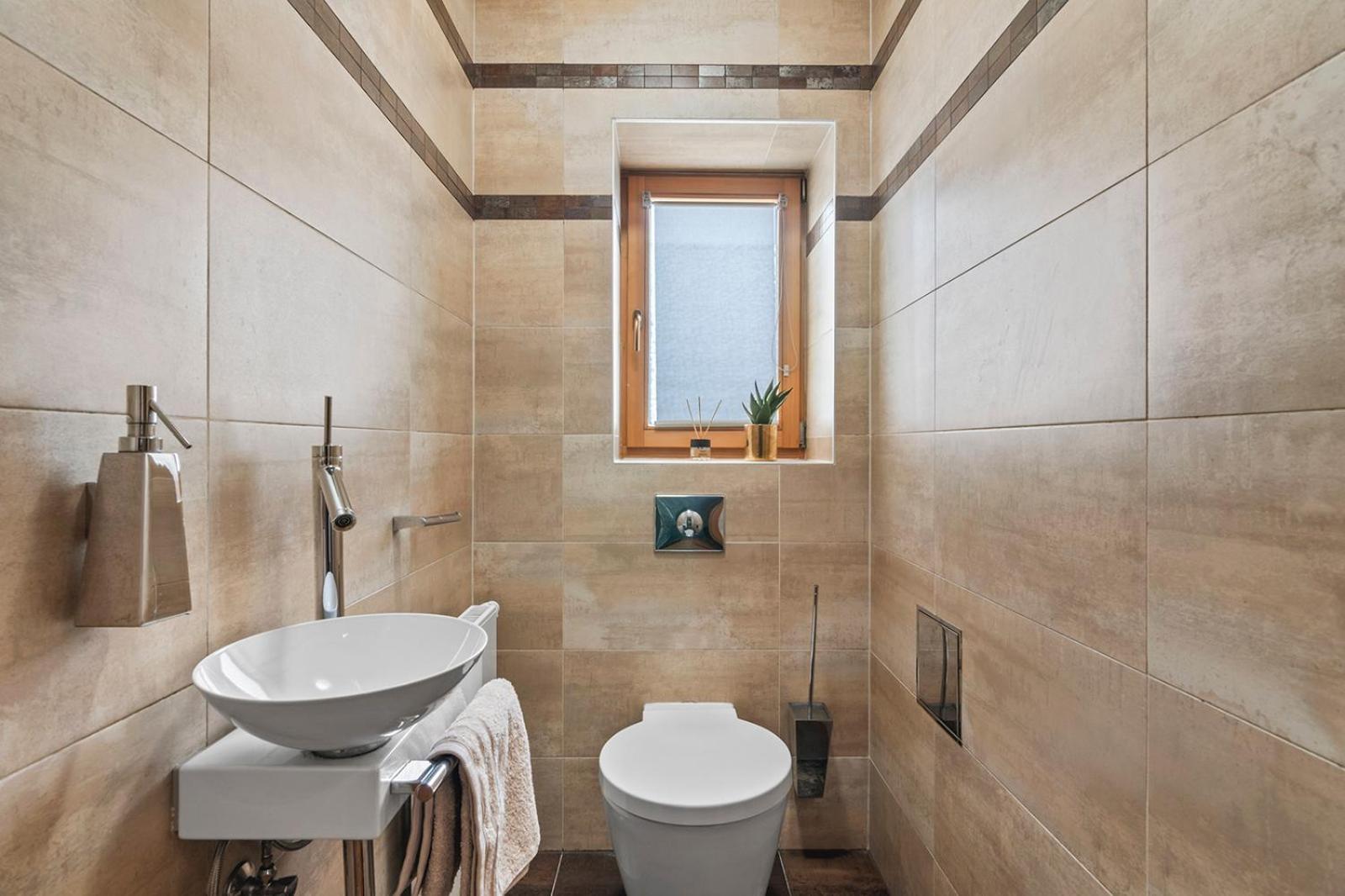 Days - Spacious 117m2 Attic Retreat W Ac - Near Old Town Sq *