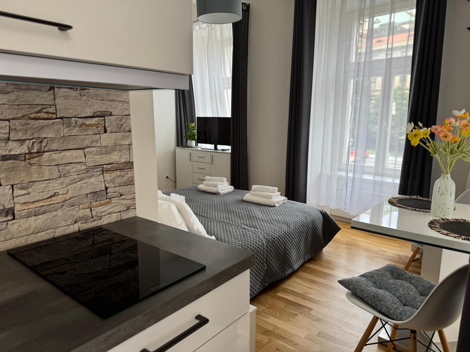 1 Florenc Hlavni Mesto Romantic Apartment